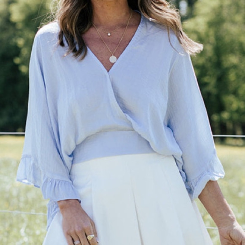 Vestique flowy top